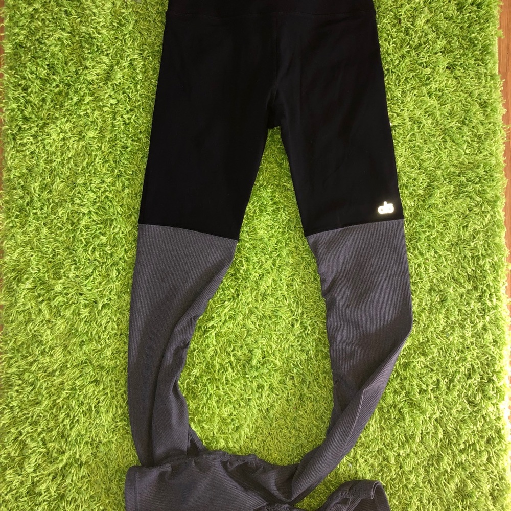 Alo Yoga Women’s Goddess Legging size Small Black